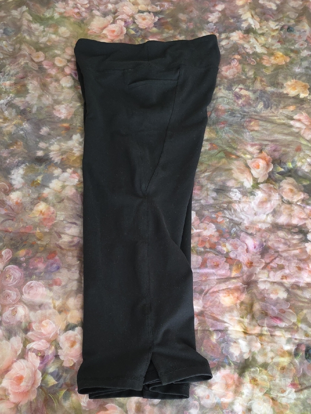 Jockey Cropped Slit Flare Yoga Pants - Picture 5 of 6